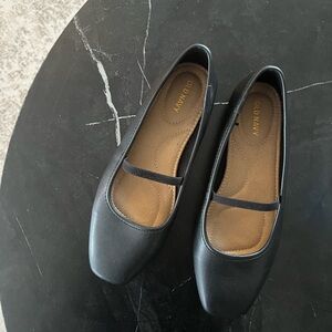 Old Navy Women's Black Flats with Strap